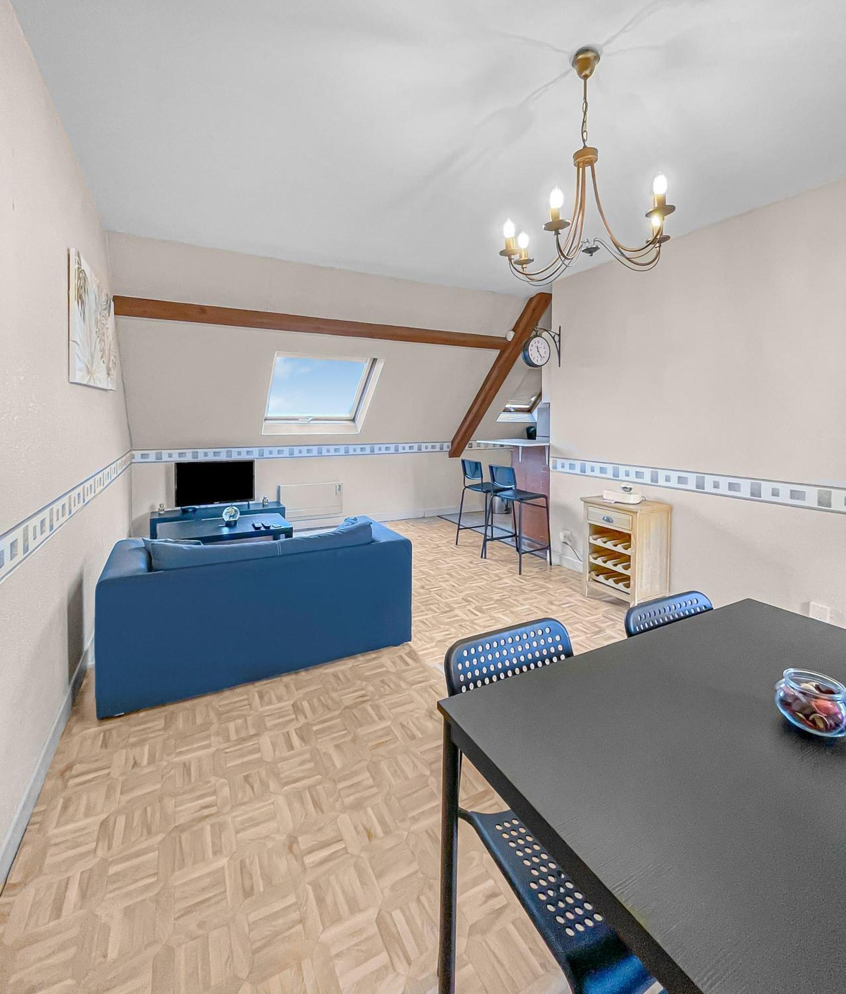 Апартаменты Pied-A-Terre A Монлюсон Экстерьер фото